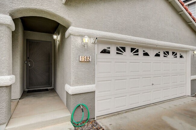 Foto del edificio - 1502 E Shadow Haven Ln