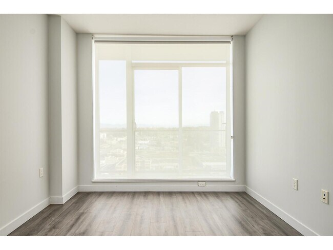 Photo du bâtiment - 13495 Central Ave