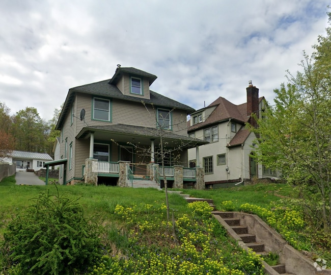 Building Photo - 341 Broad St