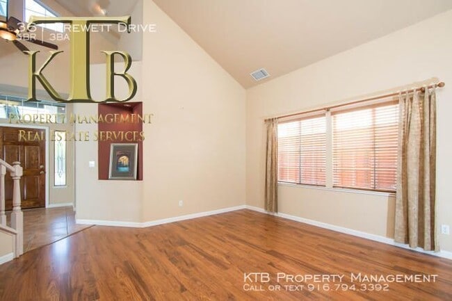 Building Photo - Great 5 Bedroom in Lexington Hills
