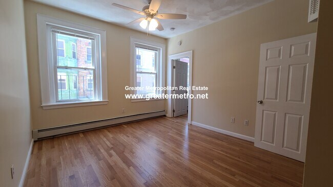 Building Photo - 157 Endicott St