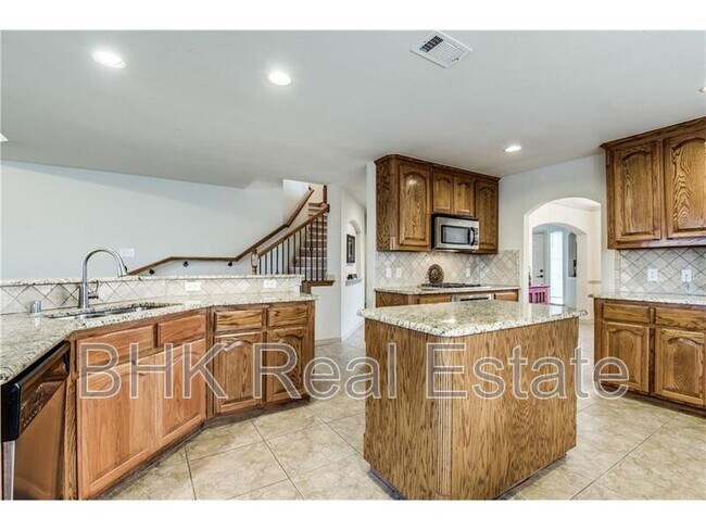 Building Photo - 11861 Tyler Dr