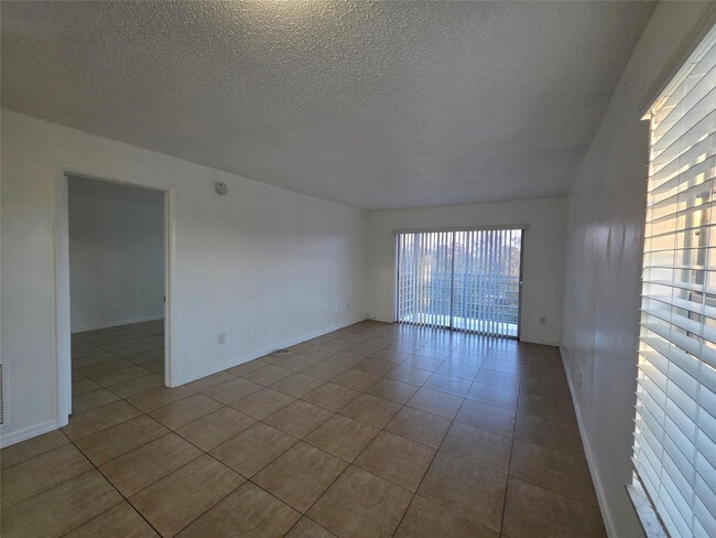 Foto del edificio - 2800 NW 56th Ave