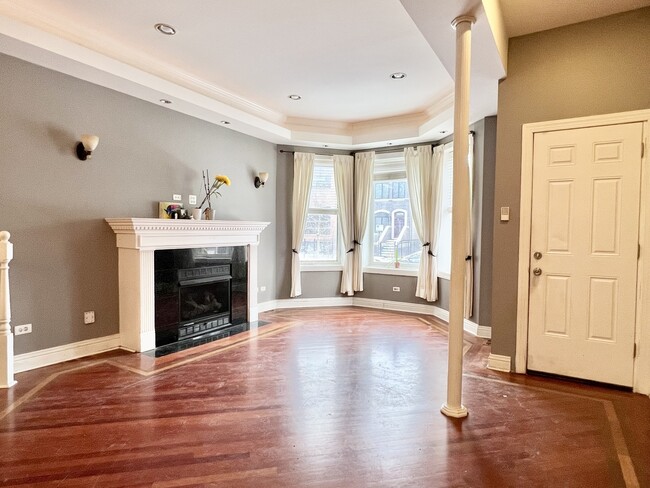 Building Photo - 2862 W Belden Ave