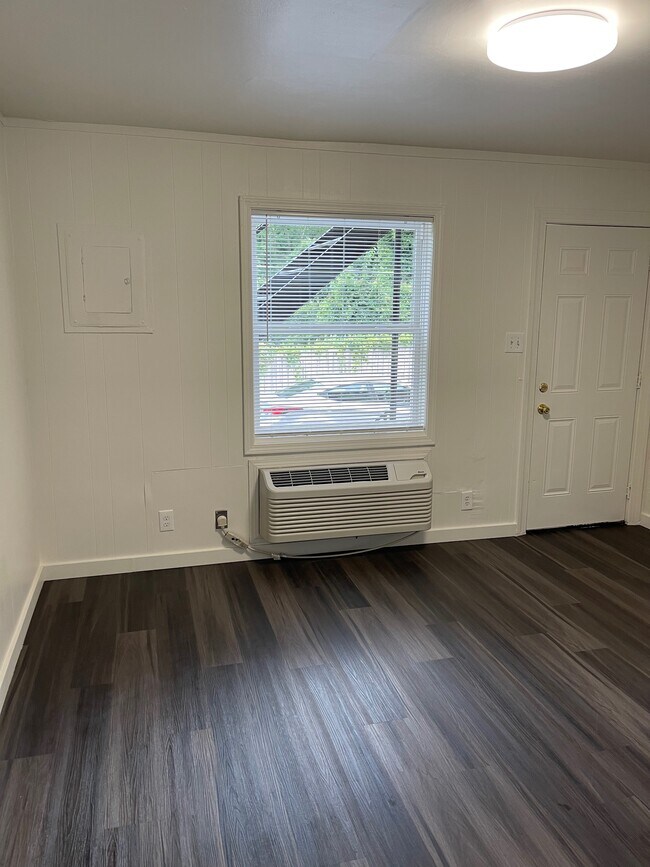 Dining Area - 4336 Ogburn Ave