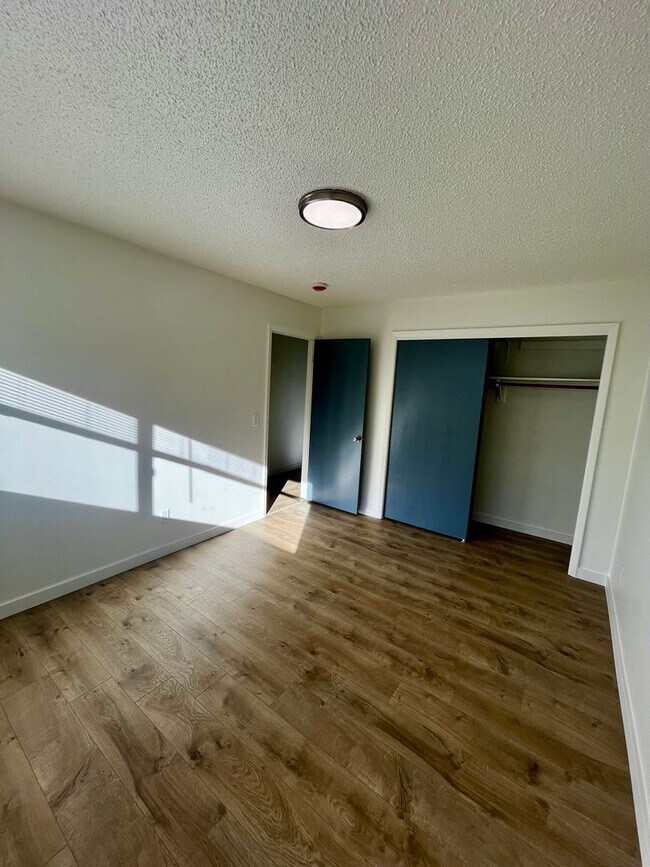 Foto del edificio - Fully Renovated 4-Bedroom Home, Plus an Office & Two Living/Family Rooms in Prime Bozeman Location