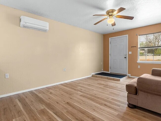 Foto del edificio - 509 E 12th St