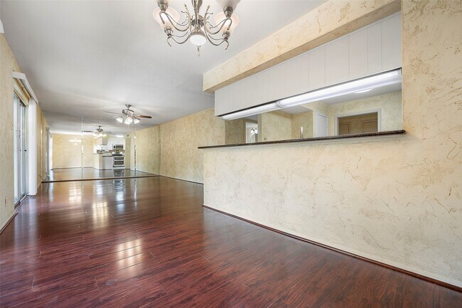 Foto del edificio - 14515 Wunderlich Dr