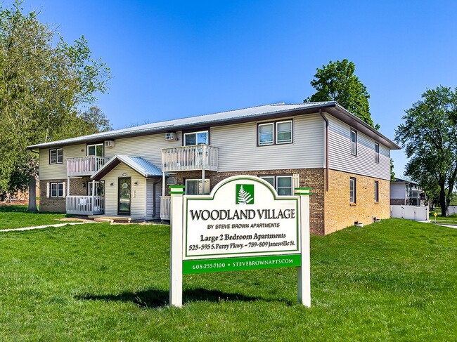 Foto del edificio - Woodland Village Apartments