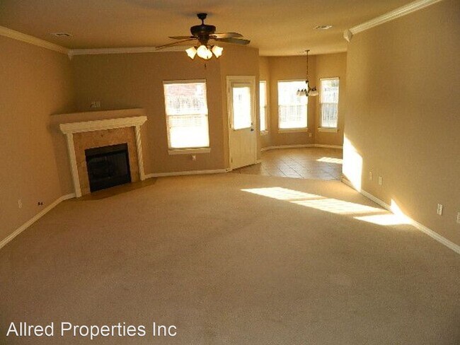 Building Photo - 3 br, 2 bath House - 1900 SW Elington St.