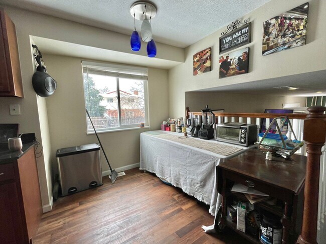 Foto del edificio - Wonderful Tri-Level Home in Westminster! A...