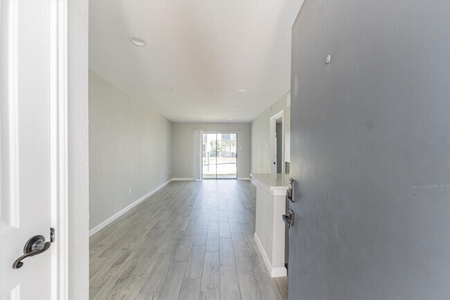 Building Photo - 13151 Walden Rd