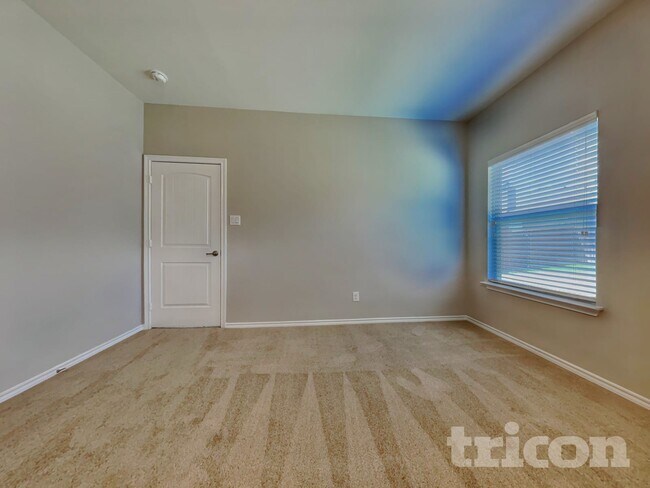 Foto del edificio - 2933 Saddle Creek Dr