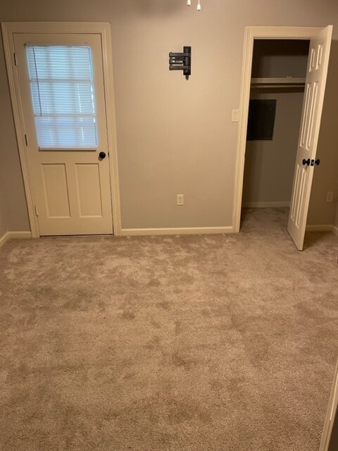 Dormitorio 2 - 14835 Forest Grove Ave