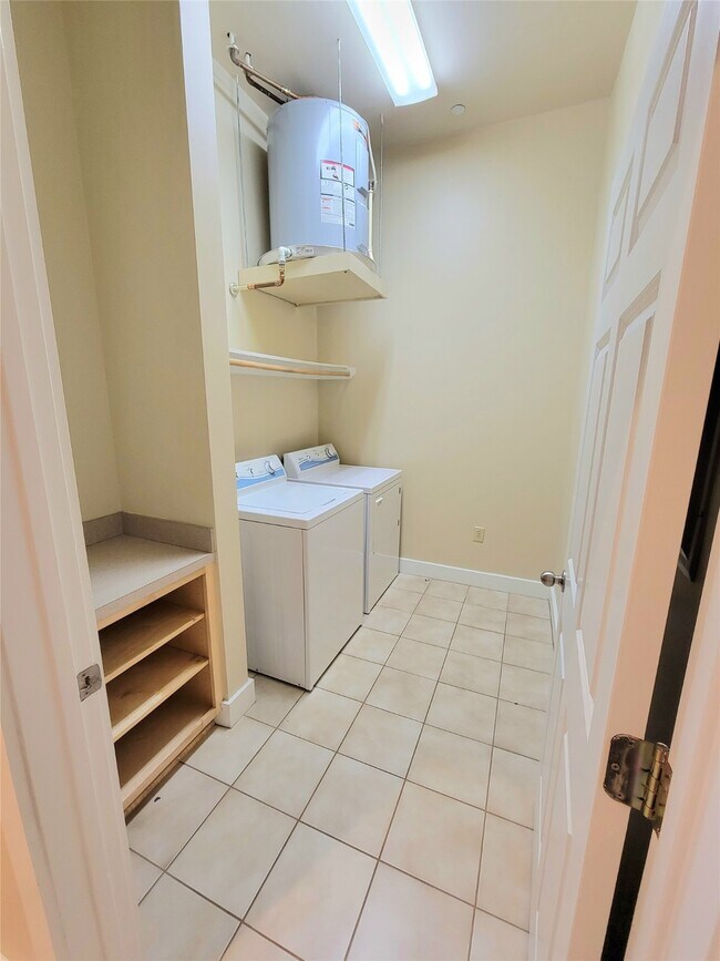 Foto del edificio - 2315 Harborside Dr