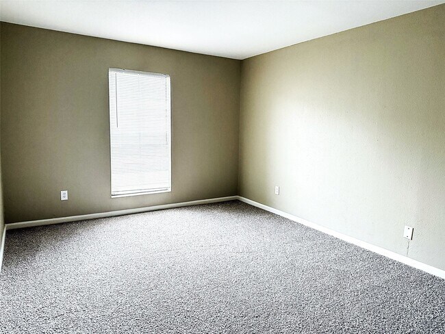 Foto del edificio - 2200 Cypress Landing Rd