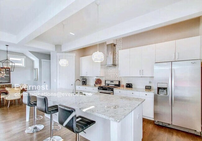 Foto del edificio - 1213A Tremont Ave