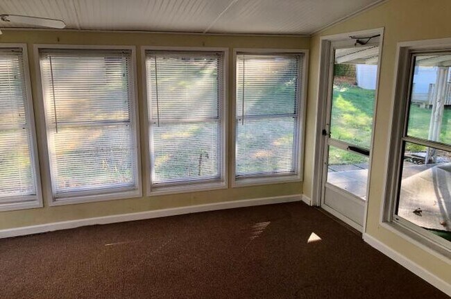Sunroom - 1716 Delaware Ave
