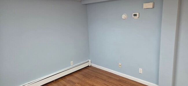 Photo - 2393 Henry St House