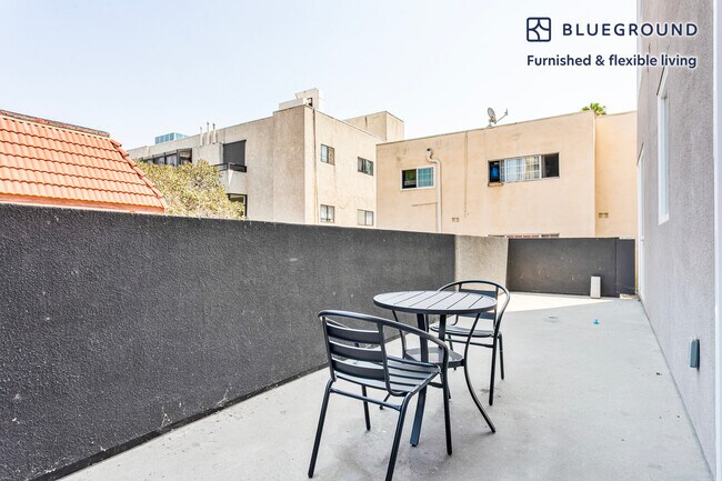 Foto del edificio - 760 Serrano Ave