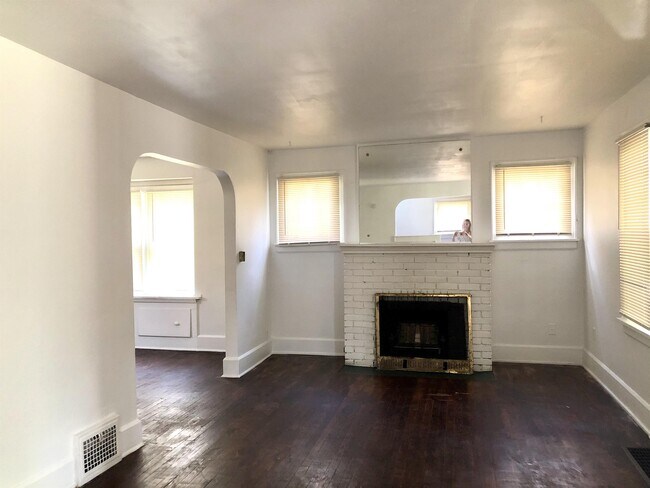 Building Photo - 714 Corice St