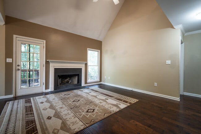 Foto del edificio - 119 Spring Lake Dr