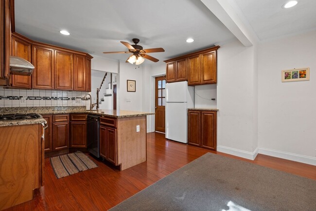 Foto del edificio - 42 Alden Pl