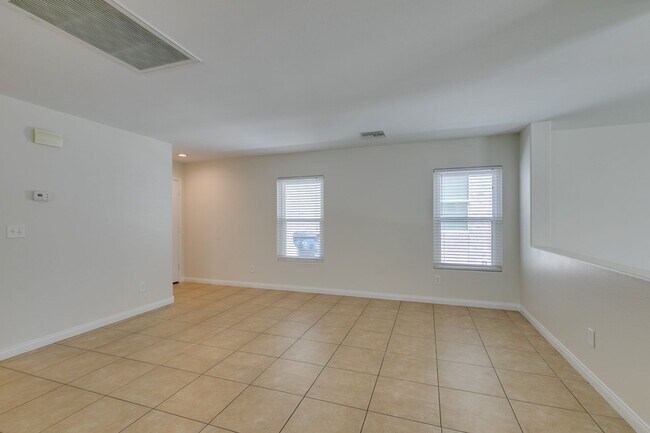 Foto del edificio - Remodeled 3-Bedroom Home with Loft.