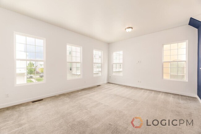 Building Photo - 10592 Redknife Dr