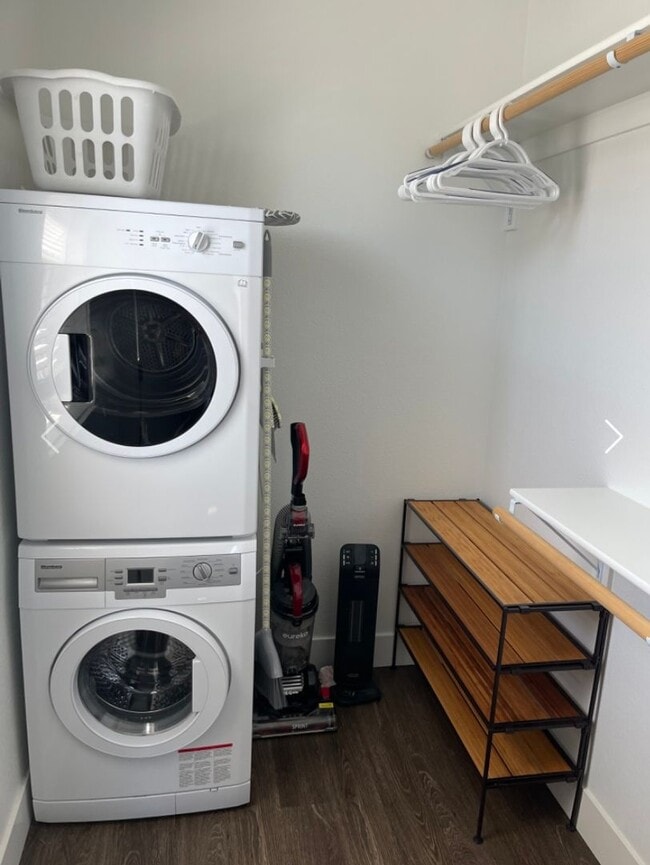 Building Photo - Fully furnished home in heart of newly built subdivision