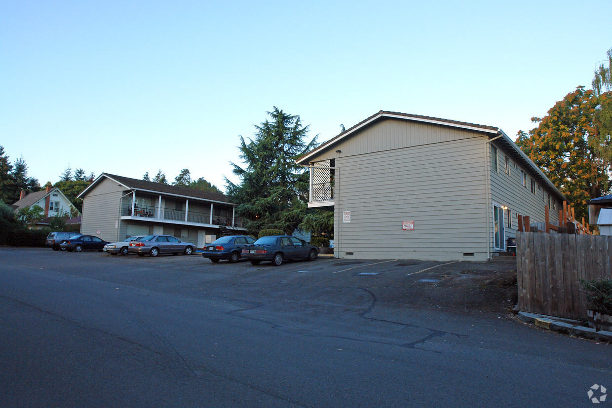 Primary Photo - Winter Street Apartments