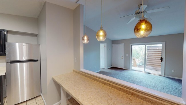 Foto del edificio - 9621 S Lake Ridge Dr