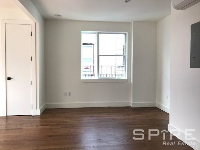 Building Photo - Renovated 2 Bedroom Apartment