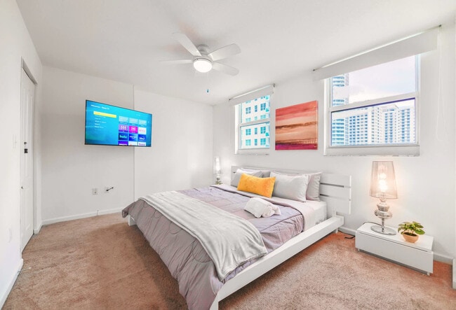Building Photo - 1200 Brickell Bay Dr