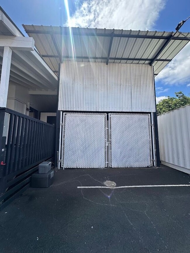 Building Photo - Fort Weaver Road #G