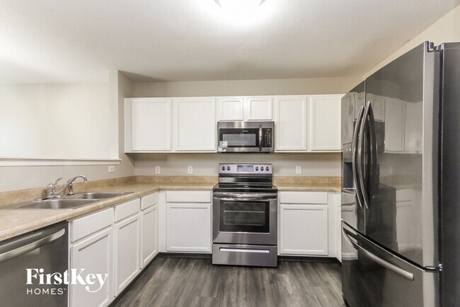Foto del edificio - 7939 Puckett Ln