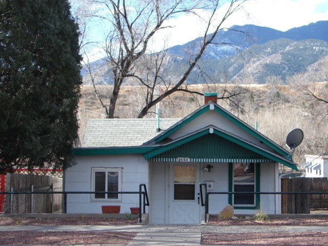 Primary Photo - 3151 W Pikes Peak Ave