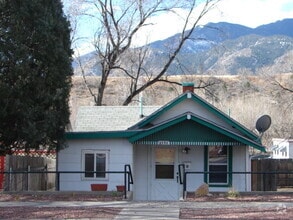 Building Photo - 3151 W Pikes Peak Ave