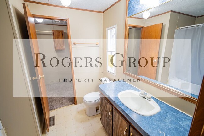 Foto del edificio - 8188 Charlie Stovall Rd