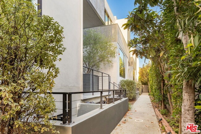 Building Photo - 4118 Wade St