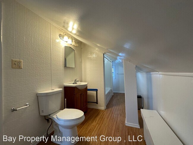 Foto del edificio - 1 br, 1 bath House - 5904 Harford Rd 2nd Flr