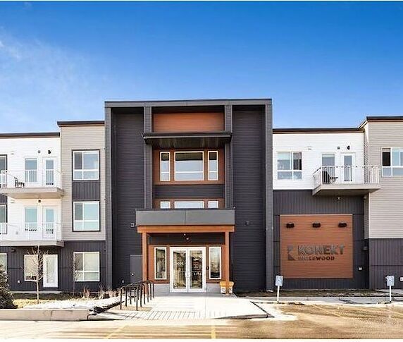 Primary Photo - 1605 17 St SE