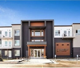 Building Photo - 1605 17 St SE