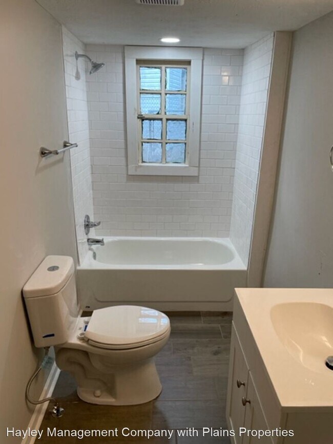 Building Photo - 3 br, 2 bath House - 10 Avenue A