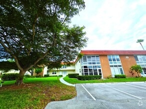 Building Photo - 69 Royal Oak Ct