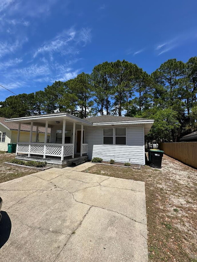 Building Photo - 324 Michael Cir