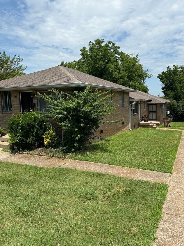 2 bedroom/1 bath - 2 bedroom/1 bath