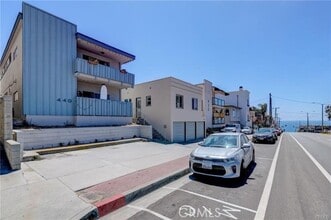 Building Photo - 440 Rosecrans Ave