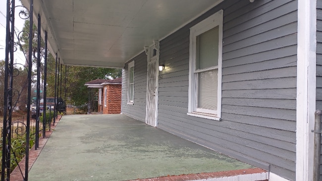 Building Photo - 3710 Napier Ave