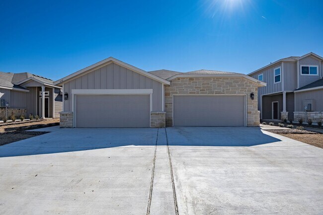 Foto del edificio - AVAILABLE NOW! GORGEOUS 3 BEDROOM DUPLEX L...